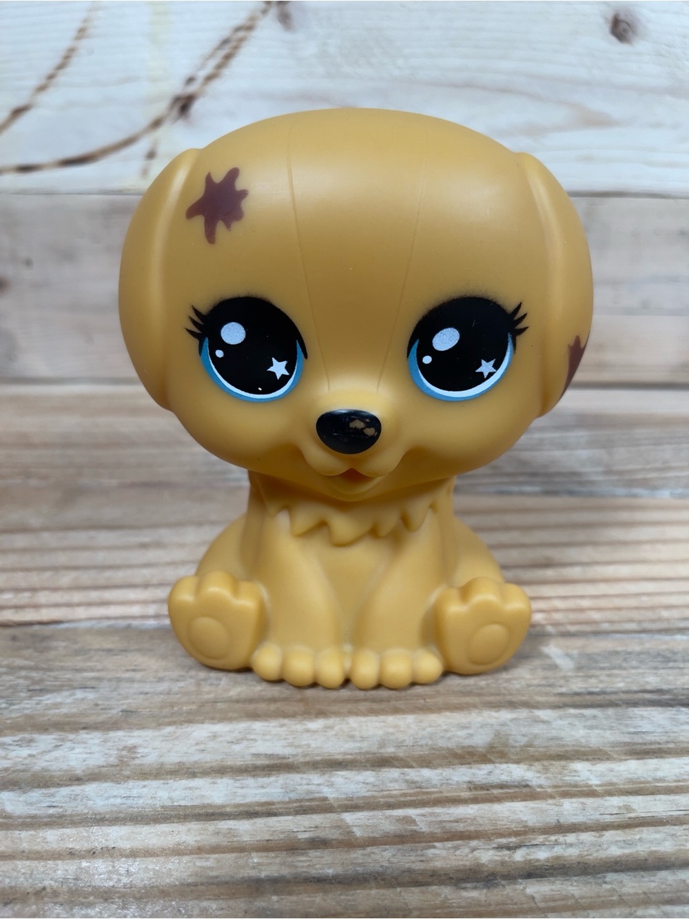 Kids Connection Gold Pet Dog Big Eyes Puppy Figure Bathtub Doll House Accessory